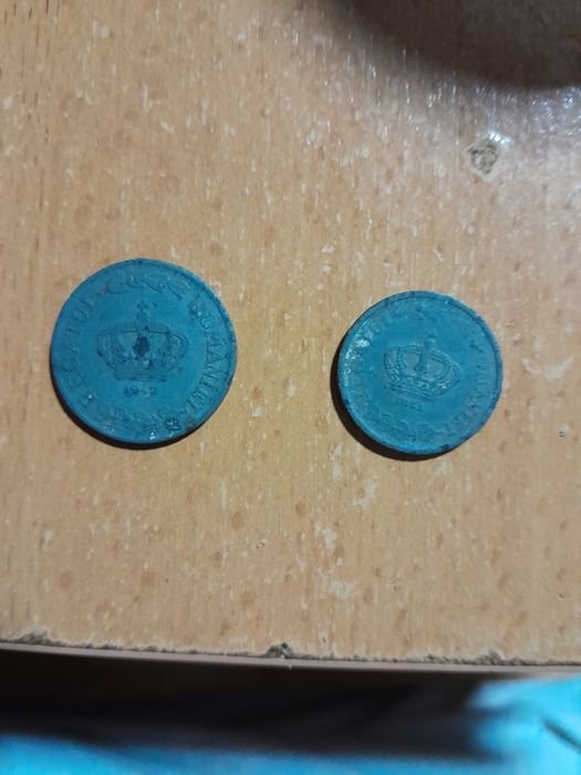 Vând 5 monede de 100 lei 1943, una de 5 lei și de doi lei