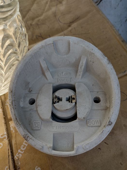 Lustra ceramica foarte rezistenta