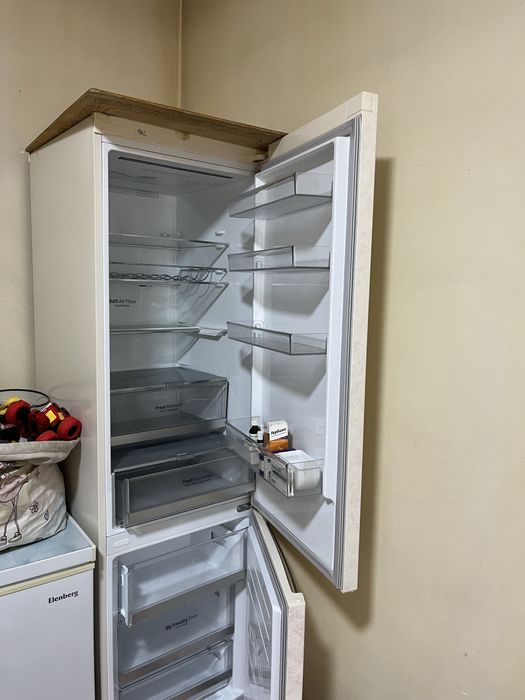 Продам холодильник LG