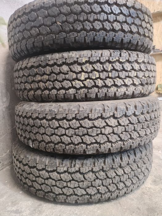 Vand 4 buc Cauciucuri Goodyear stare foarte buna că nouă
Dimensiuni: 2