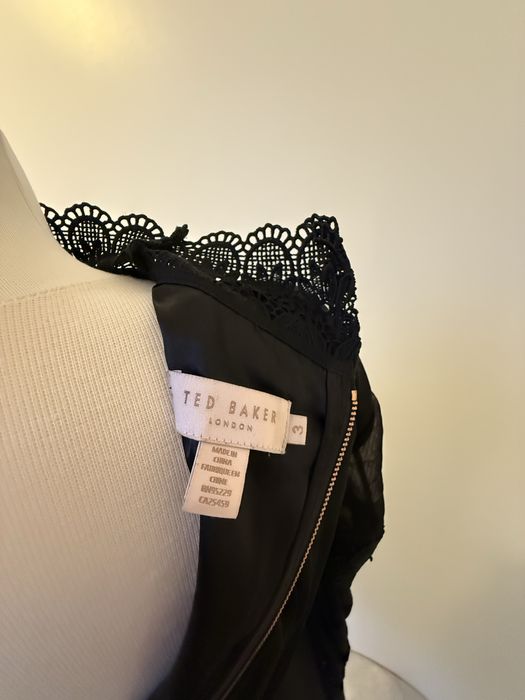 Рокля дантела Ted Baker, L/3