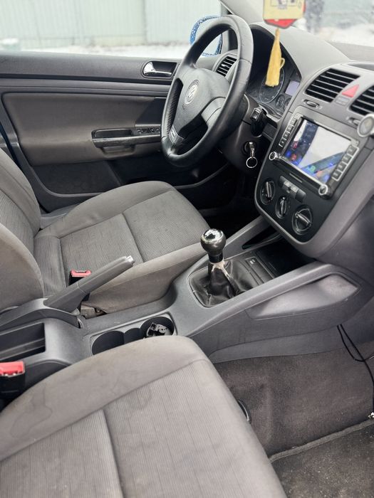 Volkswagen GOLF 5 1.4 benzina 75 cai an 2005 Euro 4 Buy-Back