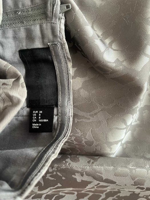 Стилни рокли Mango и H&M