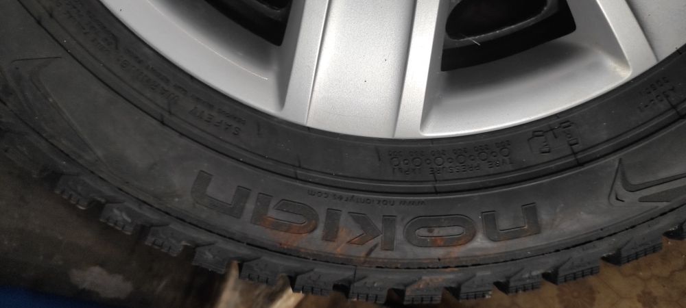 Продам зимнюю резину