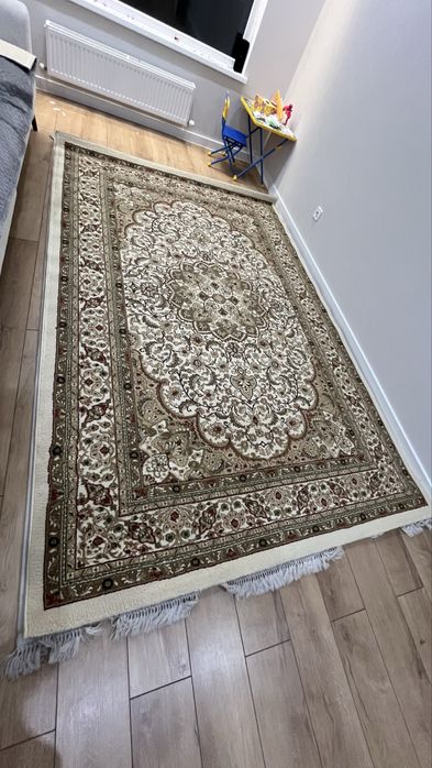 Продам ковер 2х3