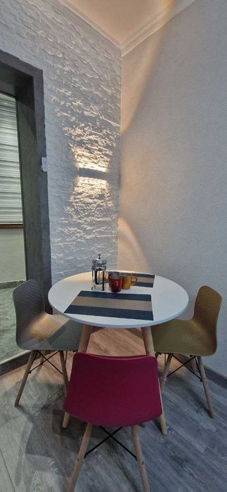 Продаётся своя 2х комнатная. ул. Бабура. Укомплектованная