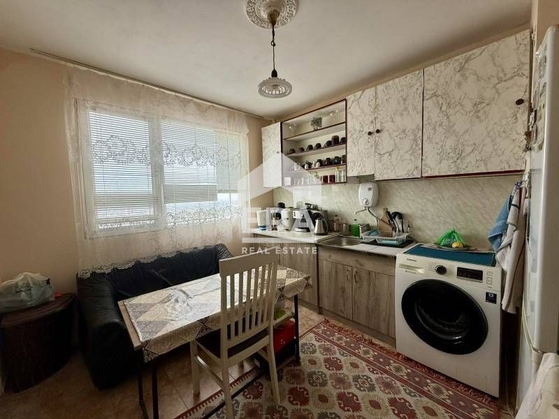 Двустаен апартамент в ж.к. Здравец-Изток