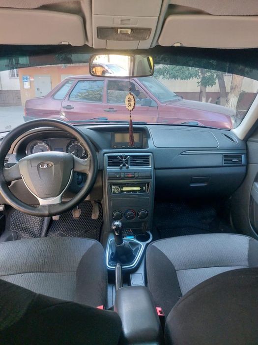 Lada Priora машина
