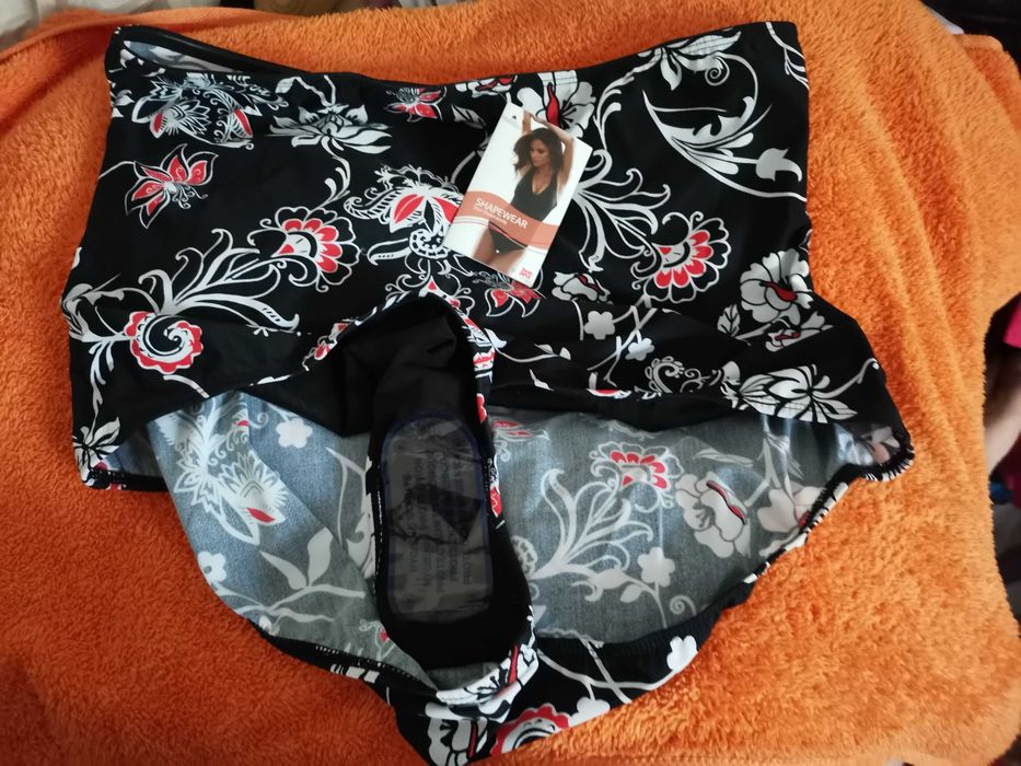 1 Chilot baie-plaja modelator  plus 1 chilot modelator pentru rochie