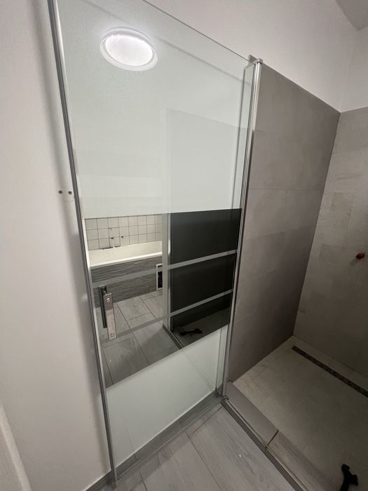 Usa dus pivotanta GoodHome Beloya, aluminiu, 90 x 195 cm, sticla oglinda, profil crom
