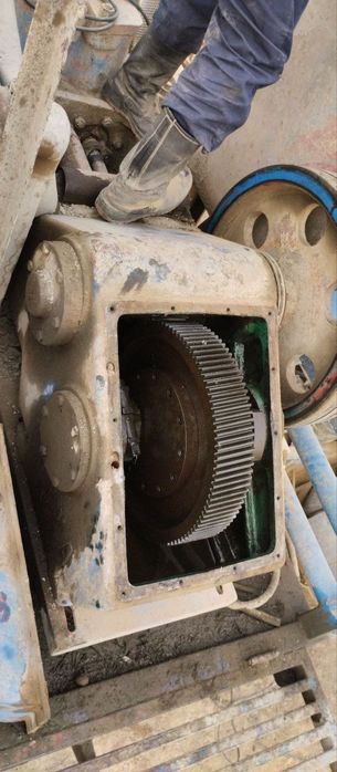 Буравой насоси сотилади