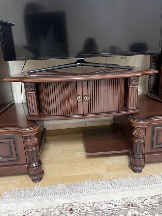 Тумба под телевизор