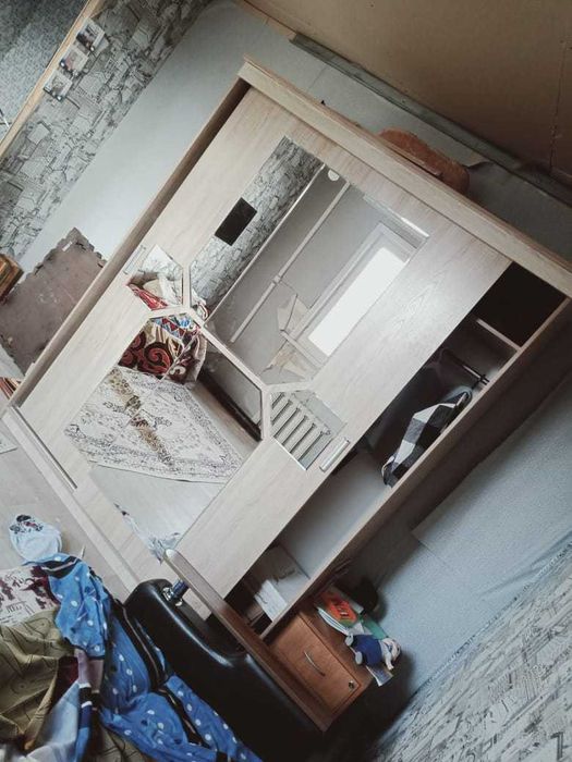 продам мебель сервант шкаф