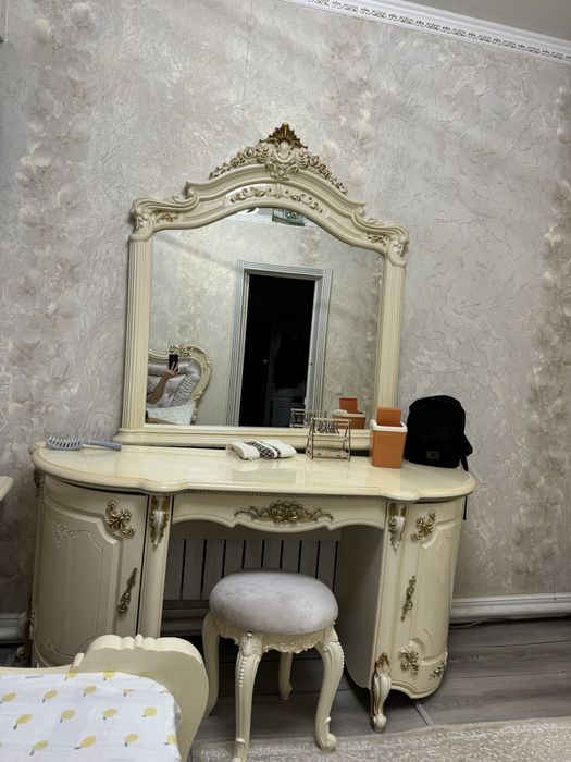 Спальный гарнитур