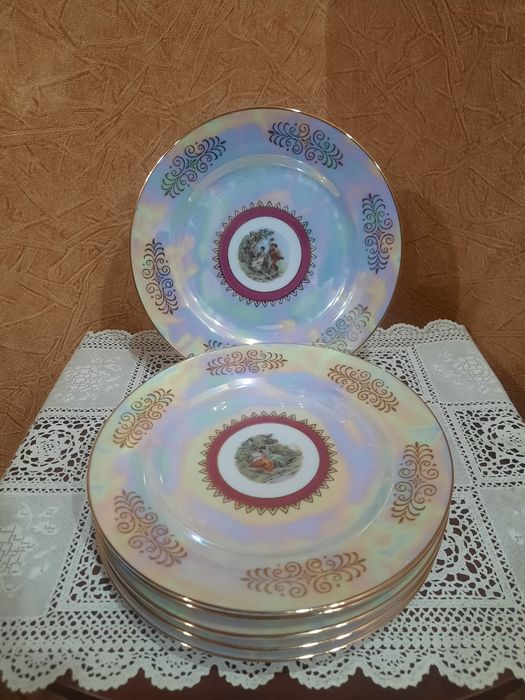 Абсолютно новые десертные тарелки "Мадонна" (d-19см). Немецкой мануфак
