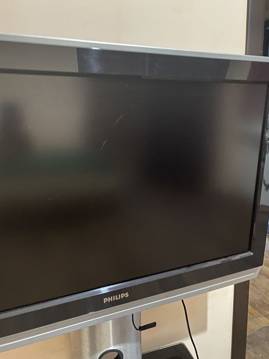 Продам жк телевизор Филипс