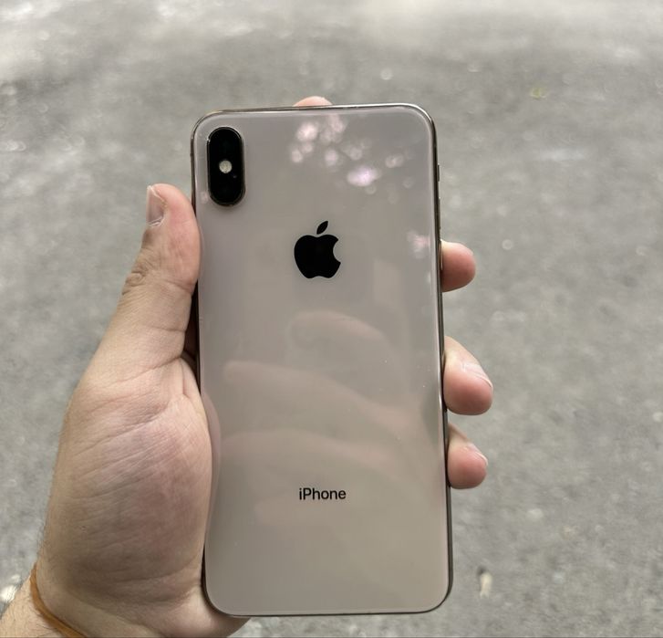 Iphone xs max gold