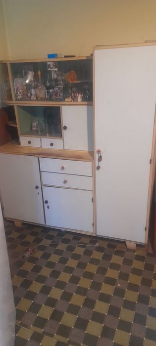 Dulap cu vitrina de bucatarie model vechi