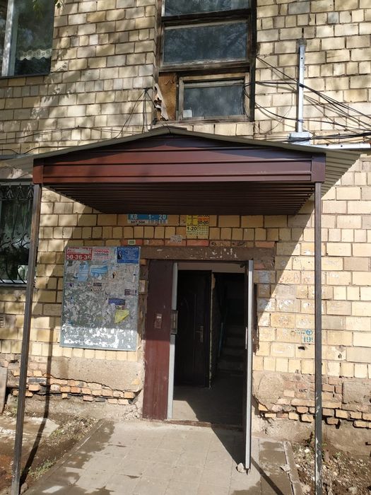 Ремонт крыш. Ремонт козырьков балконых, подъездных.  Настил профлиста,