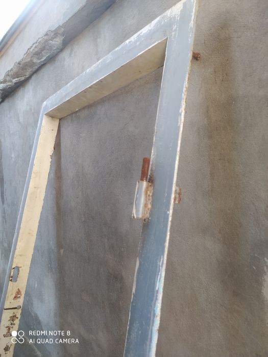 Temir eshik sotiladi