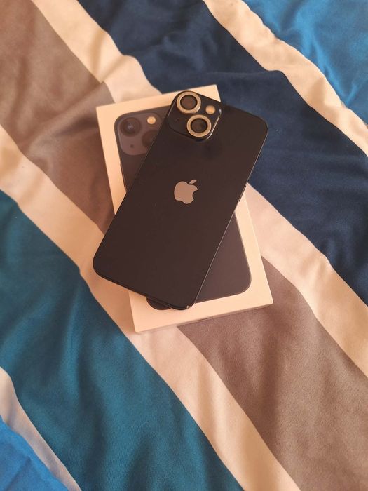 Продава се IPhone 13 mini black 128gb