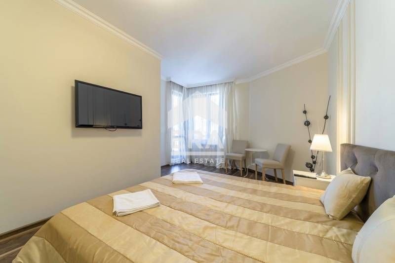 Дава се под наем Тристаен апартамент в София, Лозенец - 127 кв.м за 1750 € - Снимка #5