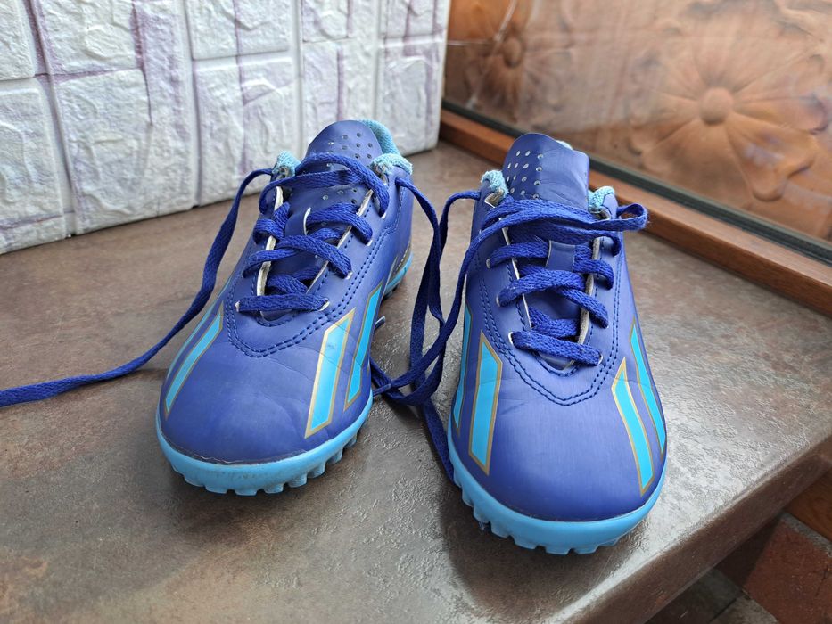 маратонки,кецове,спортни обувки футболни стоножки,Adidas,ном 31,адидас