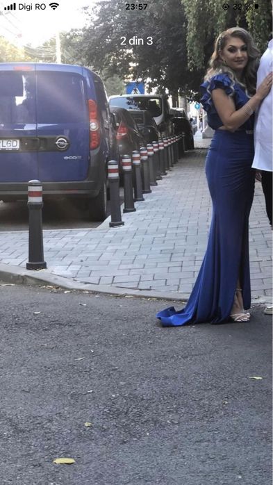 Rochie purtata doar cateva ore