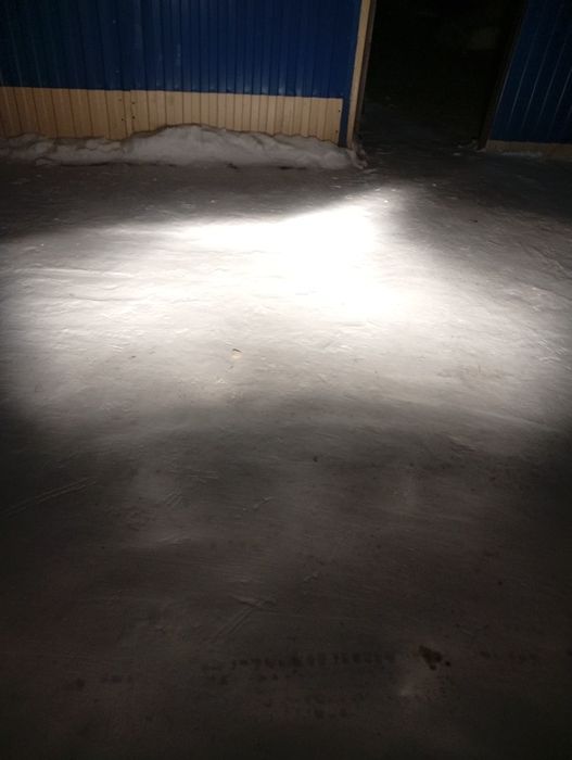 Продам фару  на Ауди 100