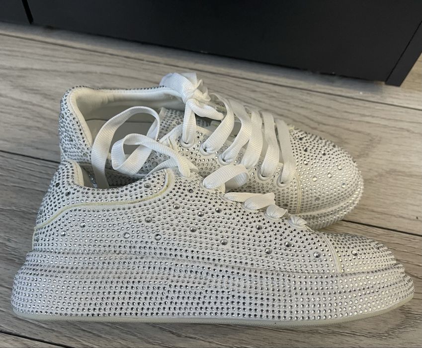 Дамски блестящи кецове