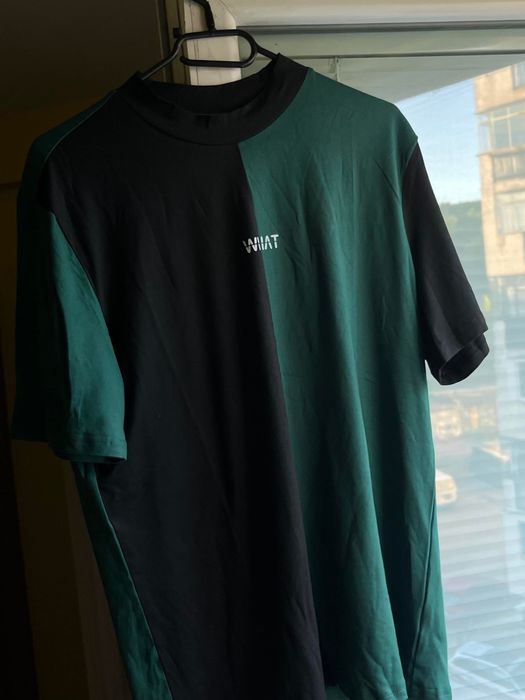 Чисто нови яке и тениска.Размера е универсален.50 лева за двете !