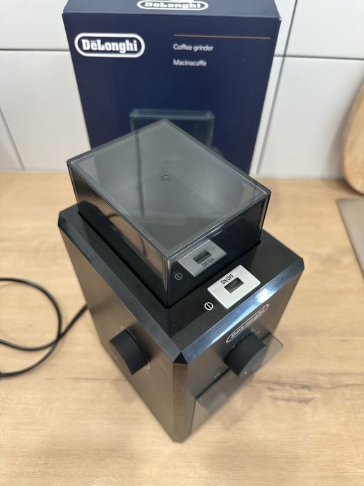 Кофемолка Delonghi
