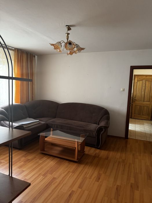 Apartament de închiriat – parter