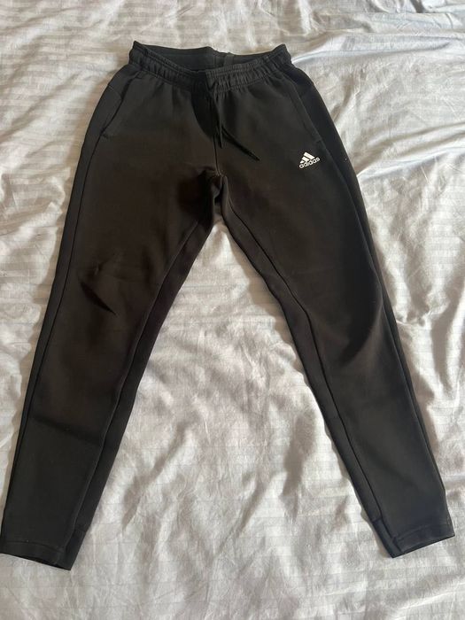 спортни панталони