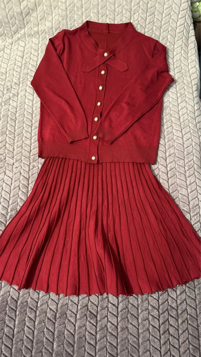 Платья в отличном состояний