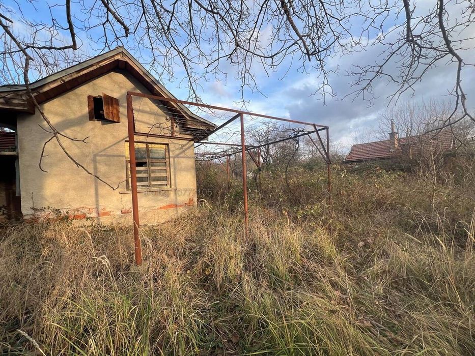 3 Дка Парцел с 2 Къщи във Вилна Зона на Казанлък "Старите Лозя"