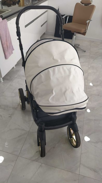 Бебешка количка 3 в 1