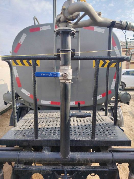 HOWO 4x2   6 куба Водовоз. Новый.