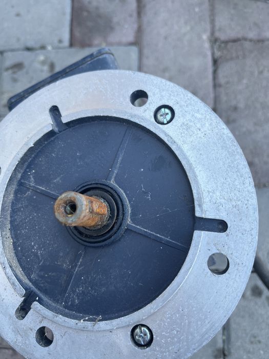 Электродвигатель