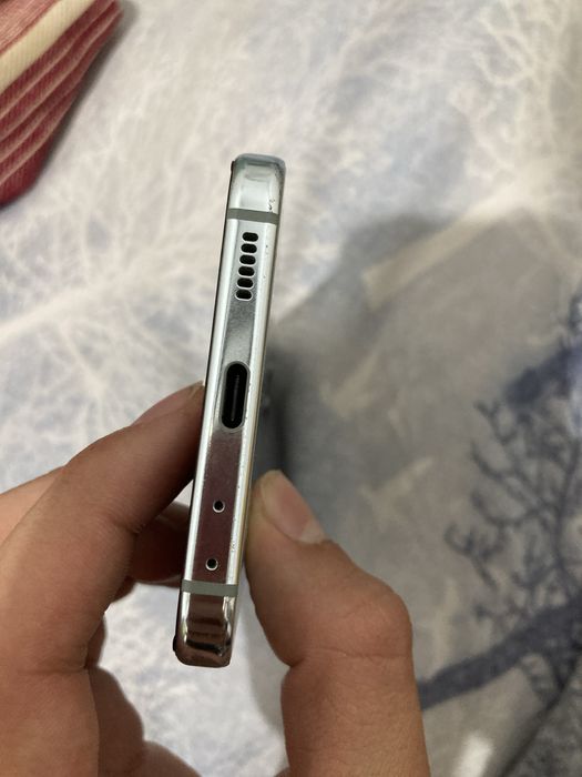 Samsung z flip 5 за части
