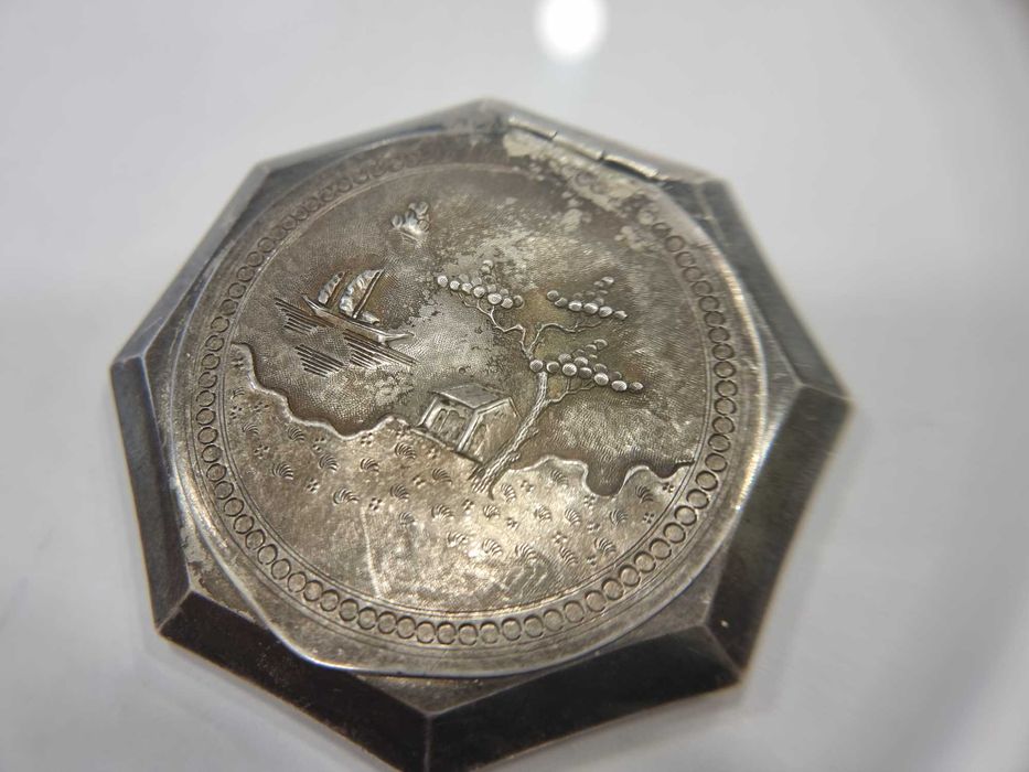 Сребърна кутия VIETNAM проба 900