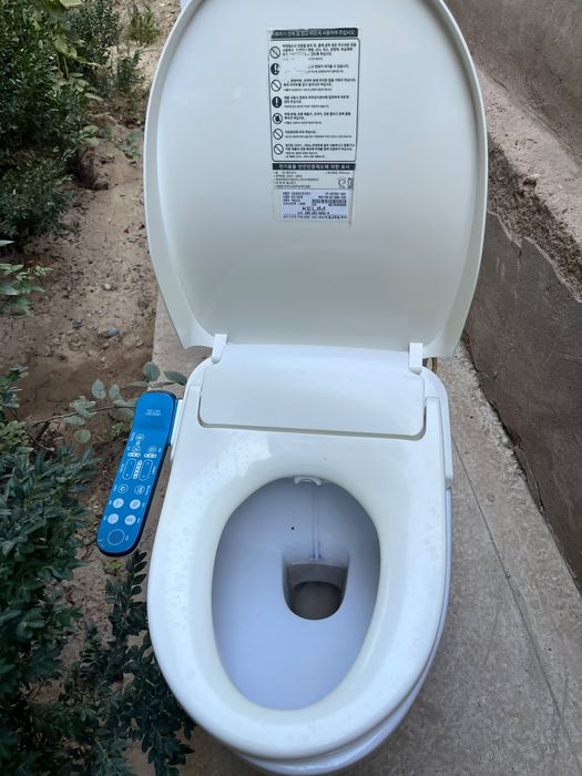 Унитаз сенсорный