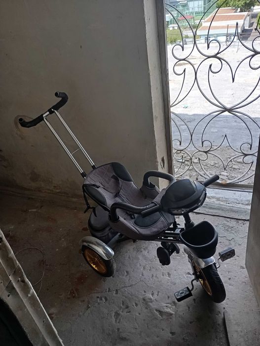 Трехколесный велосипед от компании coolboy для детей