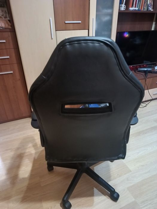 Гейминг стол в перфектна кондиция