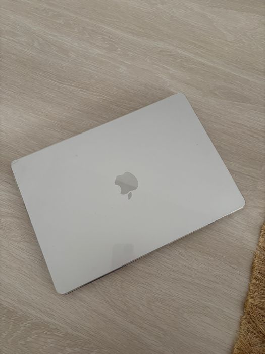 MacBook air m2 256g