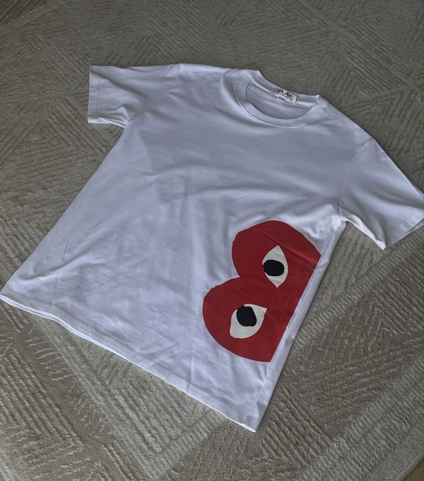Футболка Comme Des Garçons Play кдг
