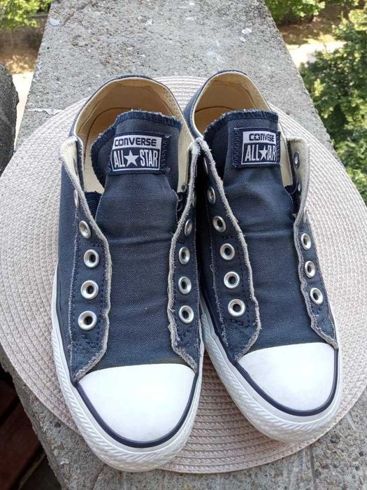 Converse All Star, mar. 39, UK 6 (24.5 cm) made in Vietnam.