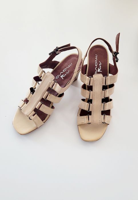 Sandale piele beige marime 39