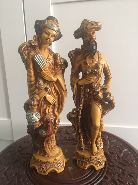 Дървени фигури