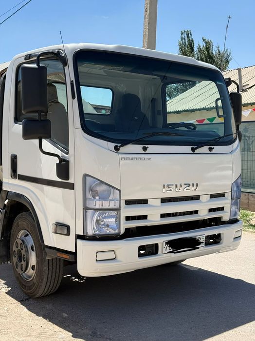 Isuzu vodavoz 2013